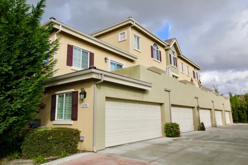 Lorna St is a house in Garden Grove, CA 92841. This 1, 361 square foot house sits on a 8, 100 square foot lot and features 3 bedrooms and 2 bathrooms.