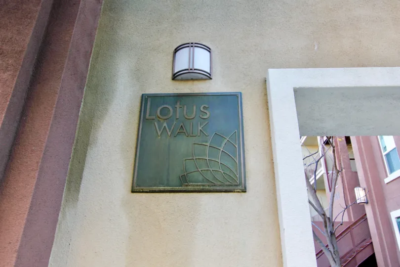 THE HOUSE IN THE LOTUS WALK WITH THE LAMP, LOTUS WALK BOARD