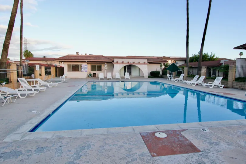 The floor plan organized around a large, light and very private central patio. The unit offers a generous master bedroom with walk-in closet, and en suite shower, with a further two bedrooms down the hall and full guest bathroom