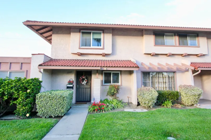 Highly desirable single story with only one attached wall and almost 1400sqft in the beautiful Montecito Plaza Homes!! Spacious floor plan boasts 3 bedrooms including large master with fireplace and walk in closet, 1. 75 baths, patio and a two car attache
