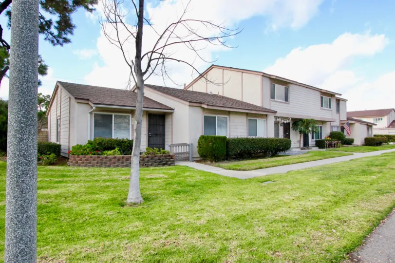A sunny day in the New Brookdale with beautiful and peaceful home with Green Plants.
