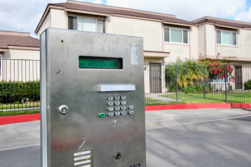 THE HOUSE IN THE NEW BROOKDALE WITH THE ELECTRONIC BOX, PLANTS, TREES