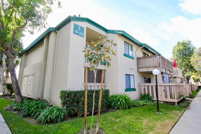 side view of the building having trees and plants around in Park Glenwood
