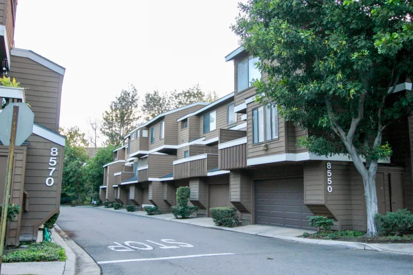 THE 8570, 8550 APARTMENT IN THE VILLAS WITH THE PLANTS