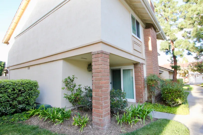 clean and clear front view of the house having trees and plants around in Valley View Park