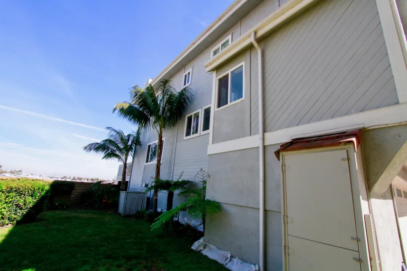 Nice Villa with palm trees and sunshade in Bayport of Huntington Beach
