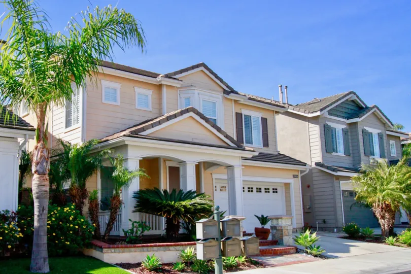 Beachside Huntington Beach California building fully sun shine come daily huge window attached home cover the garden full space