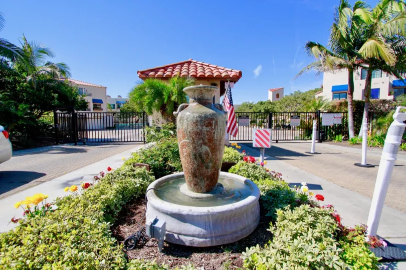 the broadmoor huntington beach the entrance of apparments is so nice huntington beach in ca