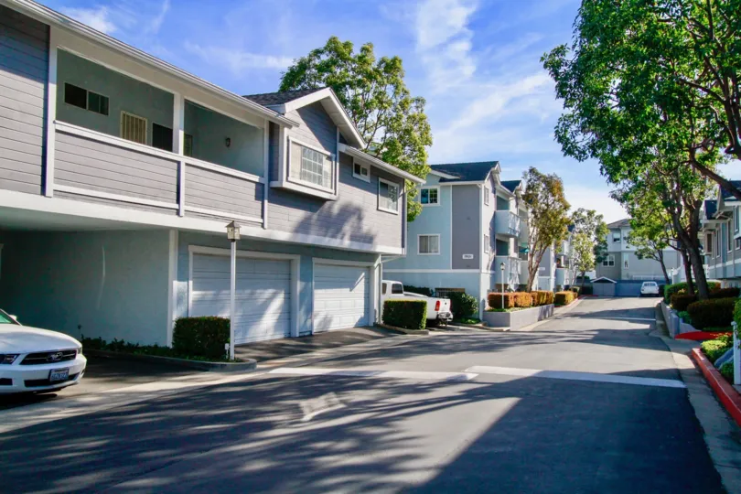 the capewoods colony is looking great for very house in huntington beach in california