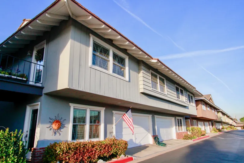 Beautiful view of villa with road point with USA Flag in Fernhill of Huntington Beach