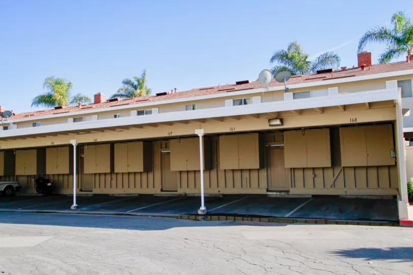 Huntington Continental Huntington Beach California building is long shape box type biscuts color paint applay piller attached top floor water tank attached