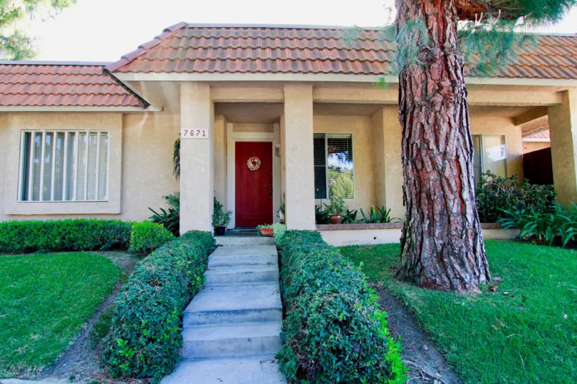 Beautiful villa with entrance view and a lawn in Hutington Creek of Huntington Beach