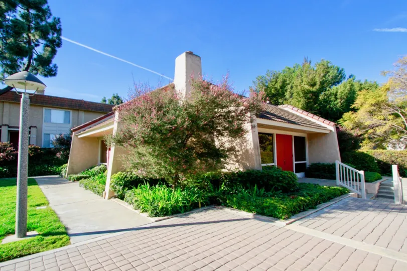 Huntington Creek home with well maintained landscaping