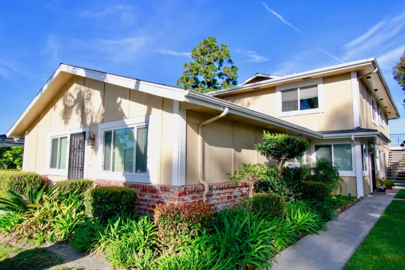A beautiful building with lot of greenary in Huntington Gardens and also with clean street.