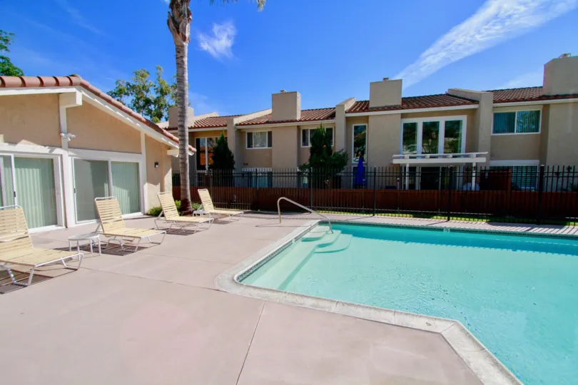 Viewpoint Huntington Beach California chimney shaped blocks at house top edge