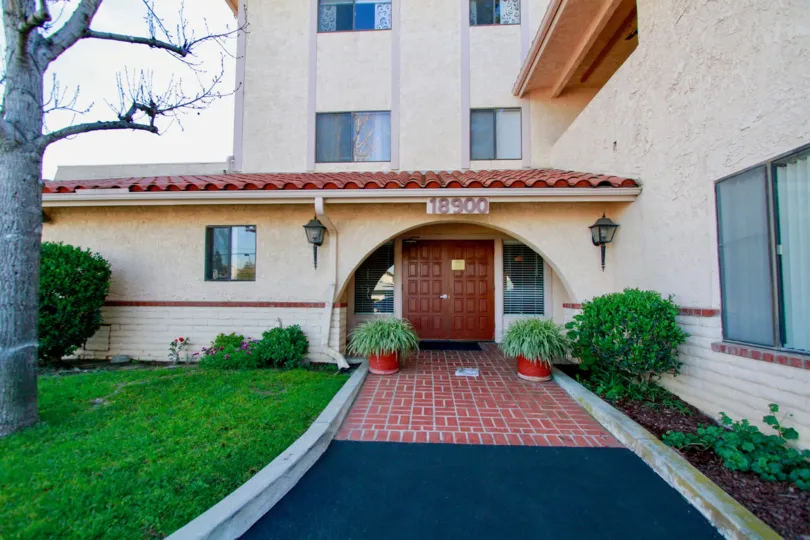 A garden like home in the Huntington West with lawn and also with elegant home lots of trees with nature atmosphere.