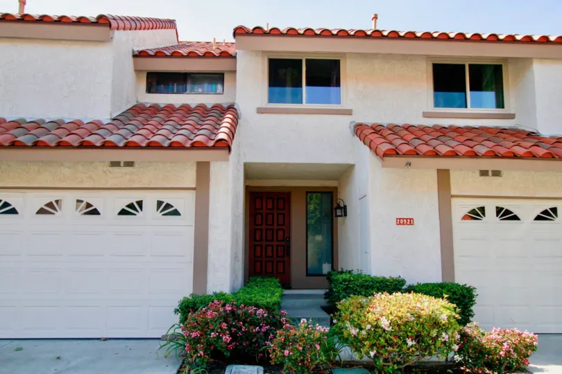 La Cuesta By the Sea Huntington Beach California semi circle roof model with small windows here and there