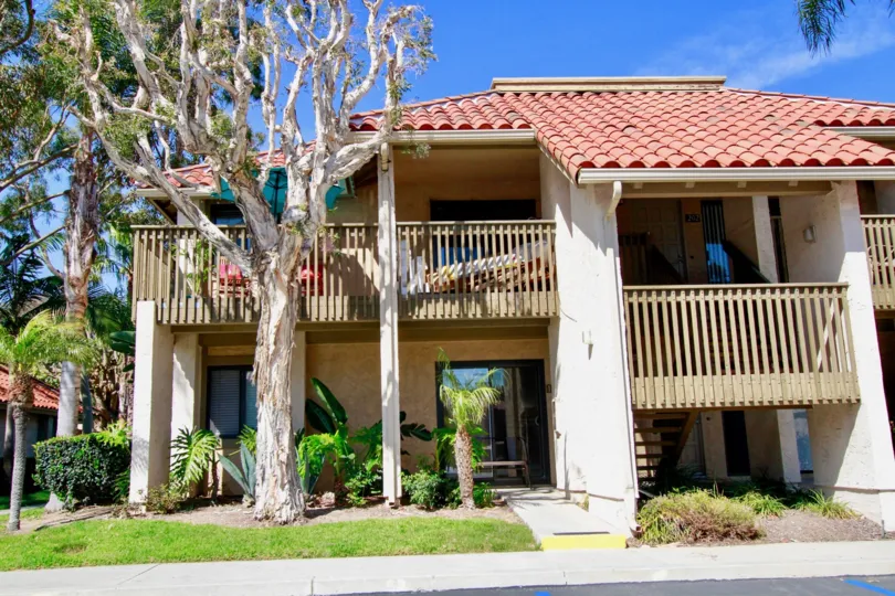 THE LAS BRISAS IN HOUSE VILLAS IS AWESOME FOR SEEING IN HUNTINGTON BEACH IN CALIFORNIA