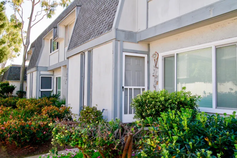 the mariners cove west the house enterance is small garden to see nice in huntington beach in ca