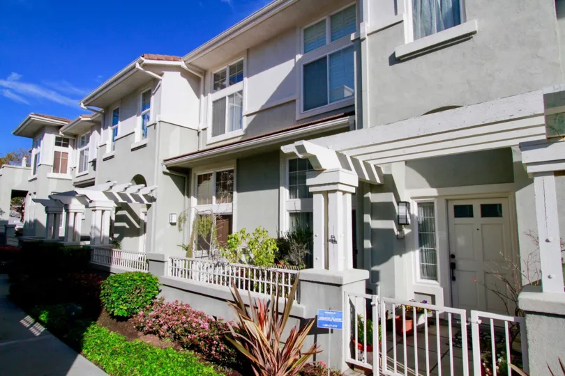 A beautiful blue sky above the Pacific Park Villas