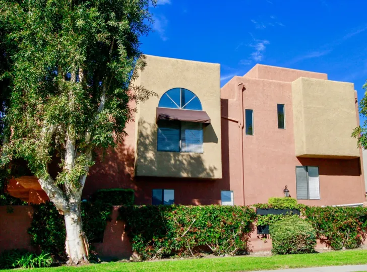 Modern living at its best with a combined natural feel at Pacific Terrace, Huntington Beach, California.
