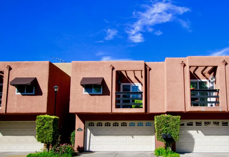 Cute looking individual villas with terrace in Pacific Terrace in Huntington Beach