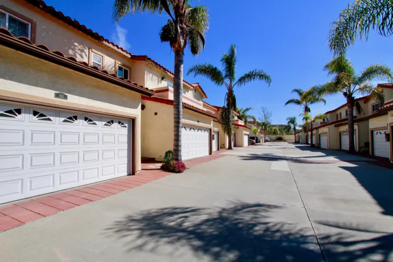 Pelican Pointe Villas Huntington Beach California factory like huge way path with lengthy street