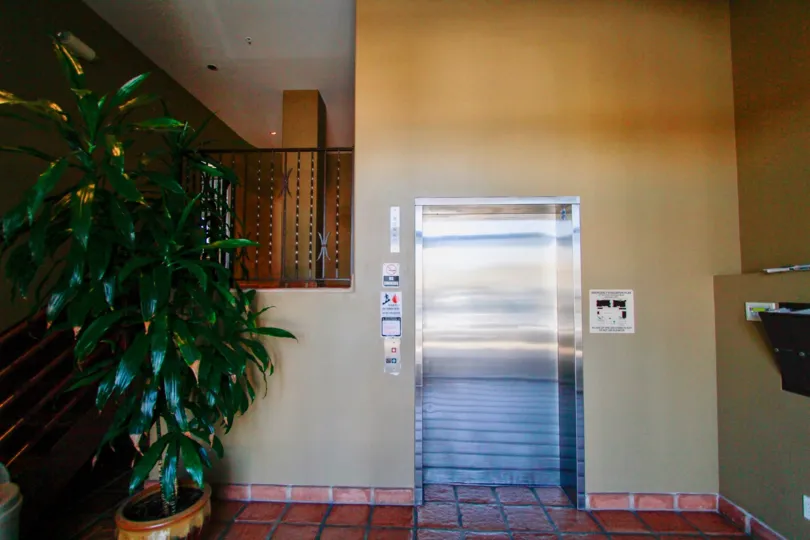 The home in the plaza almeria with indoor lifts and trees.