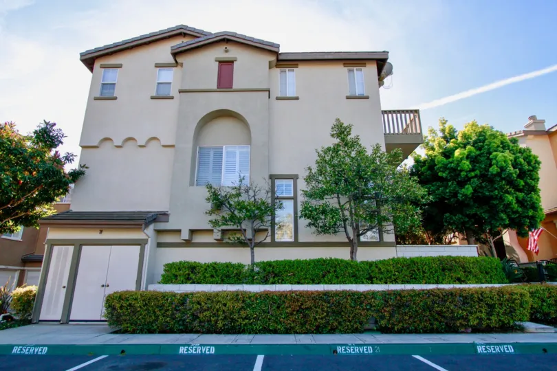 Excellent Outer view of Villa with greenary in Promenadeof Huntington Beach