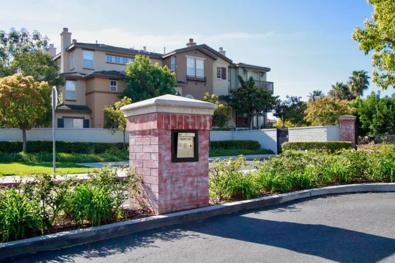 Nice view of Park around villa with sunshine in Promenade of Huntington Beach