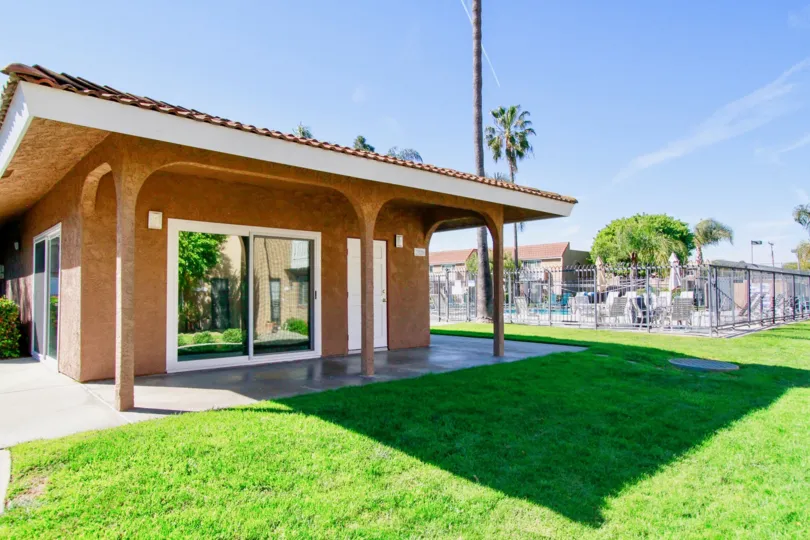 the little farm house of riviera huntington beach which has a callsy glass door locate in huntington beach of california