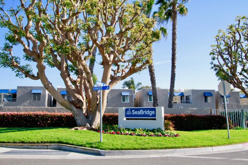 A clear day at Seabridge in Huntington Beach, California.