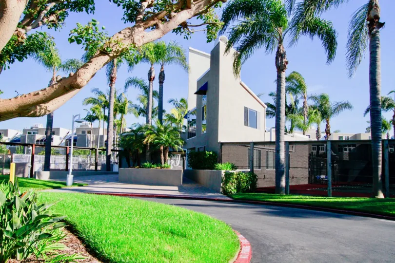 A clear day at Seabridge in Huntington Beach, California.