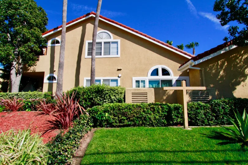 Excellent greenish view of lawn in front of Villa in Seaport II of Huntington Beach