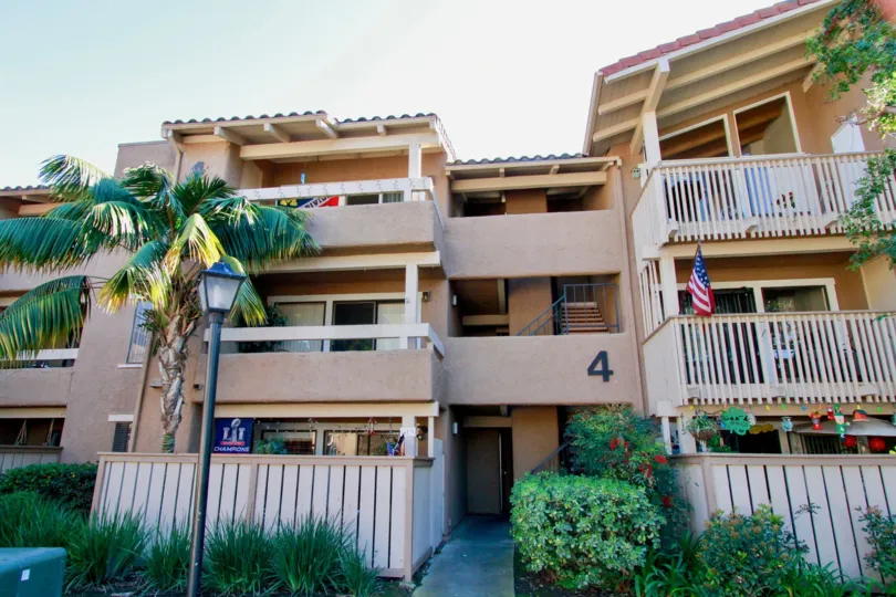 the appartment in seaspay of huntington beach, california has a usa flag in it