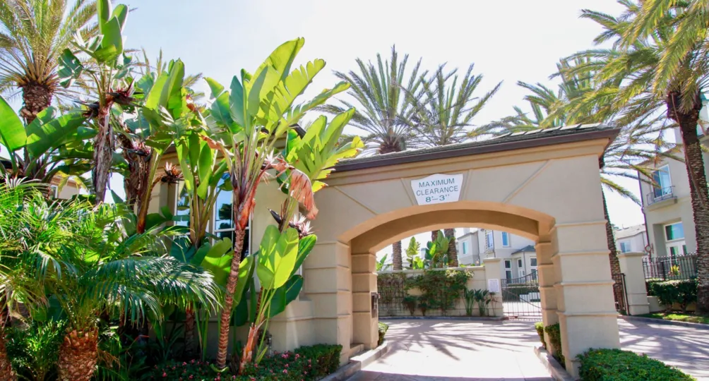 Surfcrest Huntington Beach California building view is not clear compount wall is distrub building color light biscuts paint