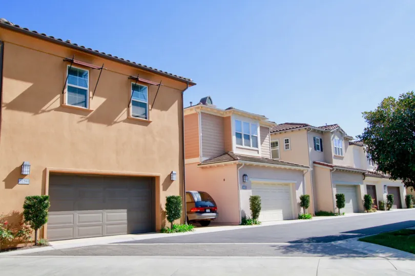 Beach House For Small Families, College Students, and Young Couples