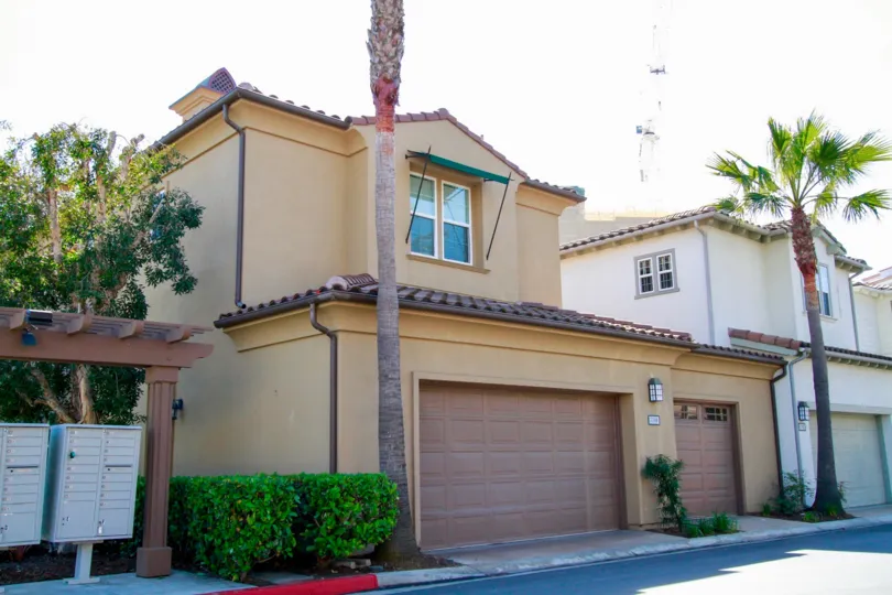 SeaA cozy and beautifully kept home at Cove at the Waterfront, Huntington Beach, California.