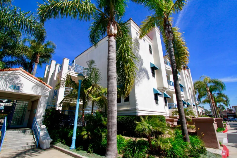 A clear day at Townsquare Condos in Huntington Beach, California.