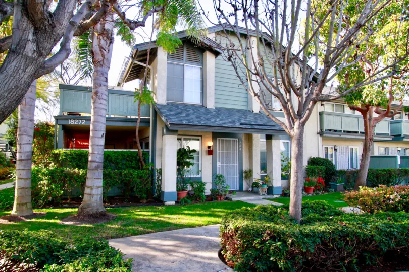 a home which shows here is tell as lucky home of windware cove in huntington beach, california