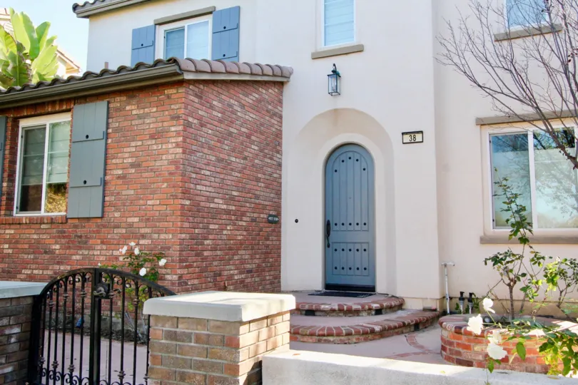 The Bella Rosa in the Irvine with a beautiful house