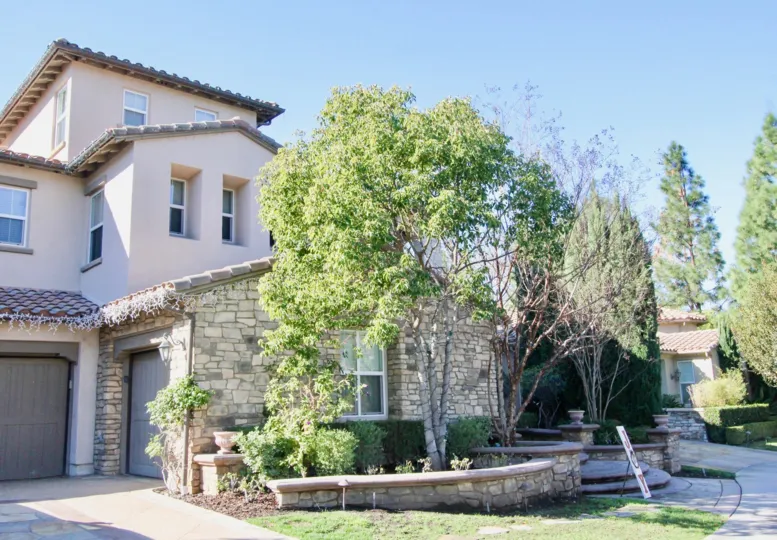 THE VILLAS IN THE BELLA ROSA WITH THE PATHWAY, FLOWER POT, TREES