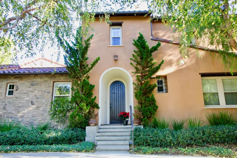Another beautiful home in the Canyon's Edge community.