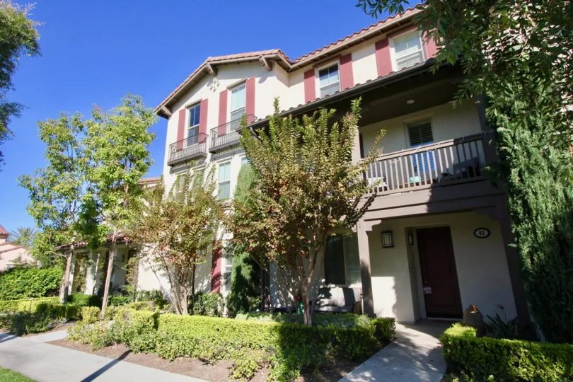 Villa Coronado Apartment Homes is a tropical, Mediterranean-inspired paradise, where through the gated entry lies lush landscaping and fully appointed floor plans complete with indoor washer and dryer and private garage.
