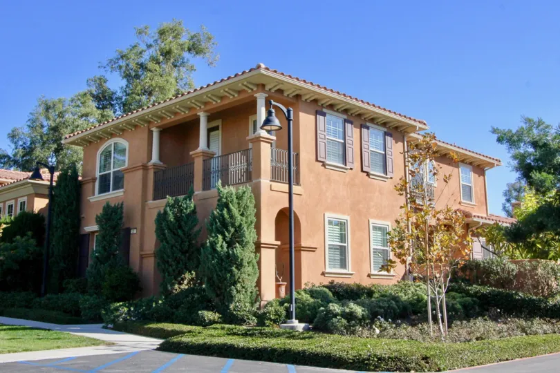 The dues include use of the Woodbury 9 community pools, spa, sports courts, clubhouse, gardens and parks.