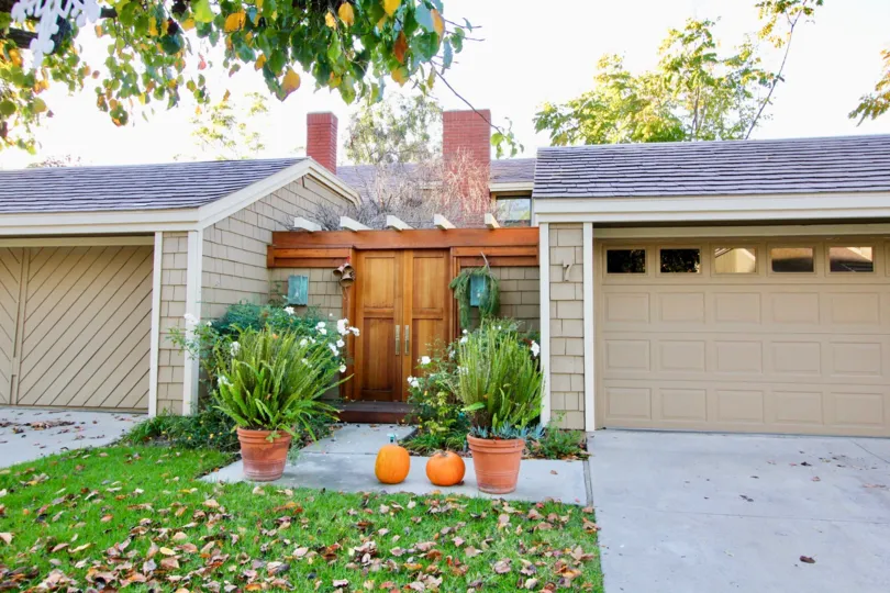THE Glen Garden Homes IrvineTurtle Ridge and Summit Park Drive. Homes offer seven floor plans featuring large 2, 3 and 4 bedroomS