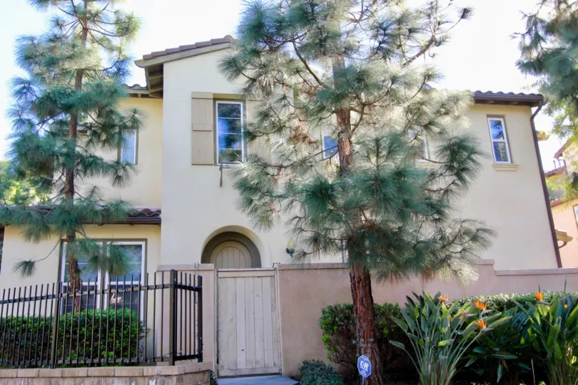 Ivy Wreath is a small community in the Quail Hill Villages with two and three story attached condominiums comprised of 1204 homes built by the Donald R. Holton home builder. The homes consists of various affordable one bedrooms starting from 830 to the la