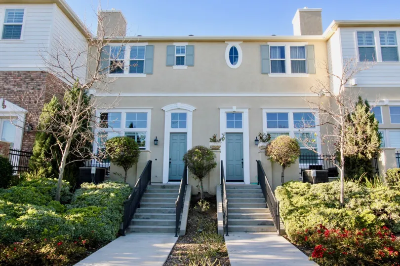 These elegant, spacious town homes were built in 2007 and are graced with wrought iron railing steps to open front patios. Amenities include a pool, spa, outdoor barbecue, picnic area and clubhouse. This is a lovely neighborhood close to UCI, several park