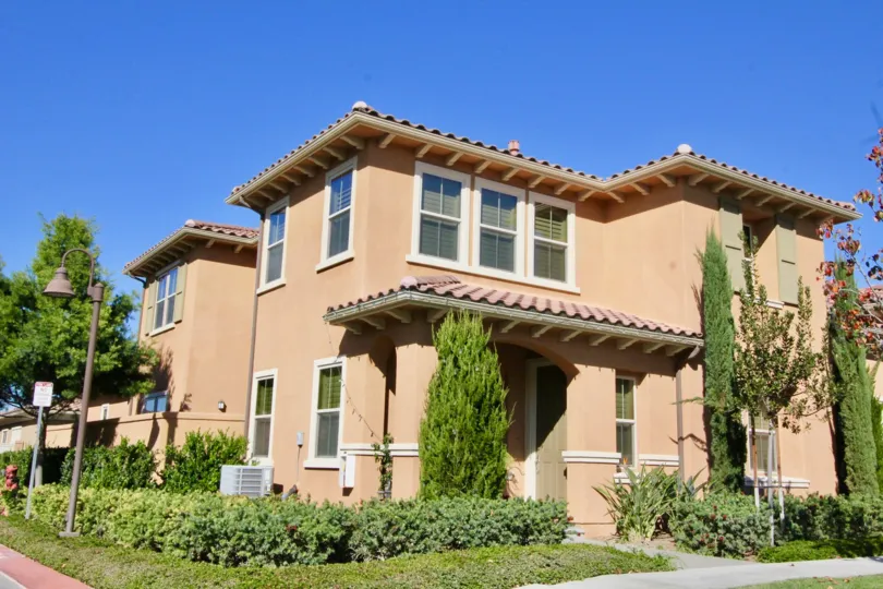 THIS IMAGE REPRESENTS THE VILLAS WITH PLANTS, TREES WHICH IS LOCATED IN LA CASELLA