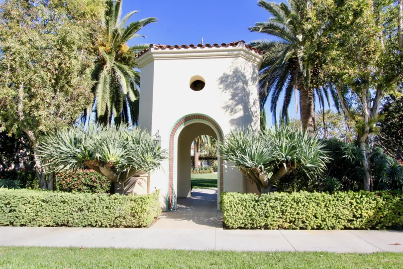 Based on information from California Regional Multiple Listing Service, Inc. as of January 25th, 2017 at 2:40am PST. This information is for your personal, non-commercial use and may not be used for any purpose other than to identify prospective propertie